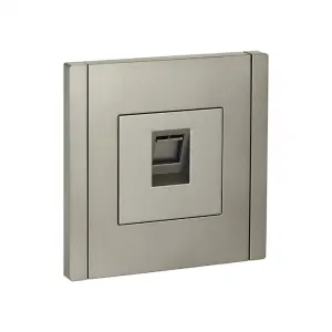 Обеспечьте надежное подключение с компьютерной розеткой RJ-45 Cat.6. Высокая пропускная способность и стильный цвет сталь на любой случай!